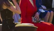 Φωτιά στα κόκκινα – Η Catherine Zeta-Jones στο front row του Fendi